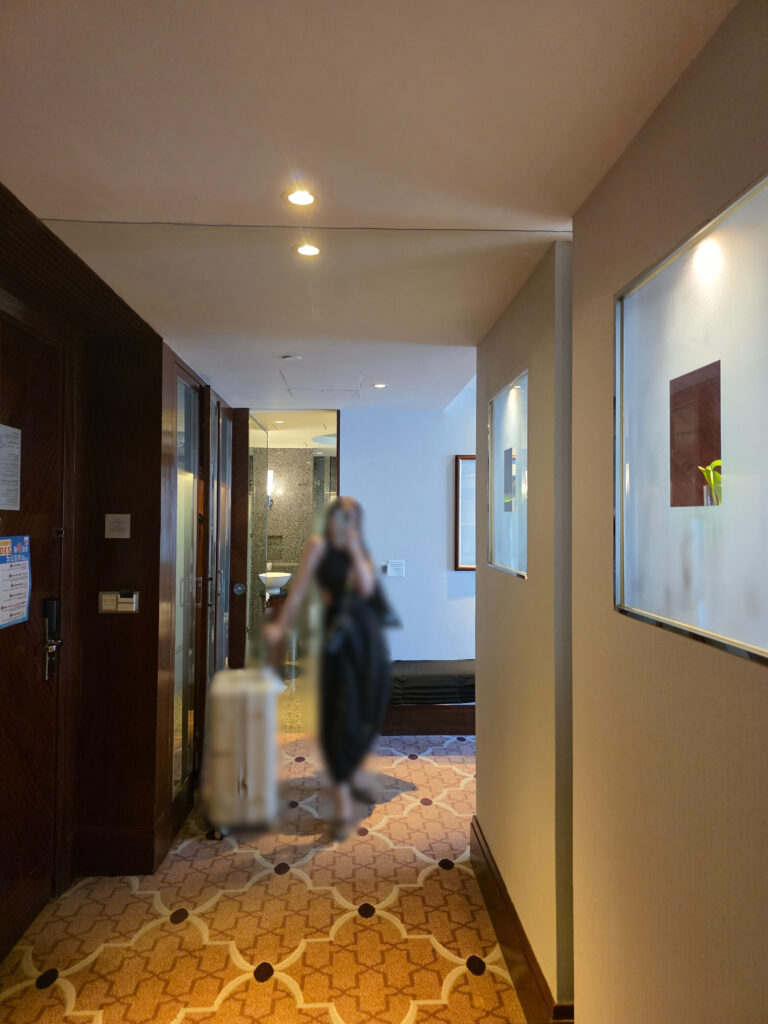 THE WESTIN BUND CENTER SHANGHAI　玄関