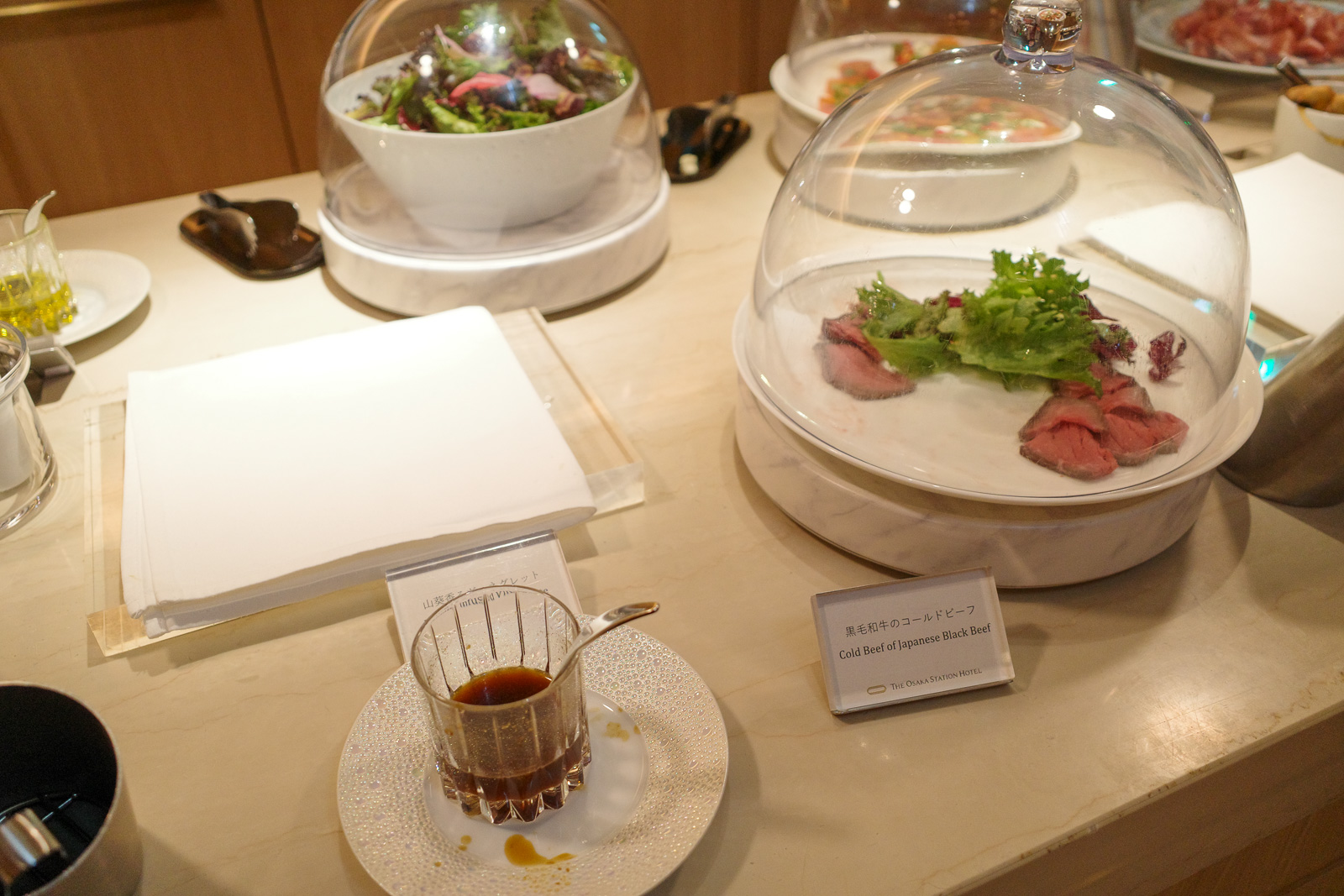 大阪ステーションホテル　SPECIALTY SALON　イブニングカクテル　コールドビーフ