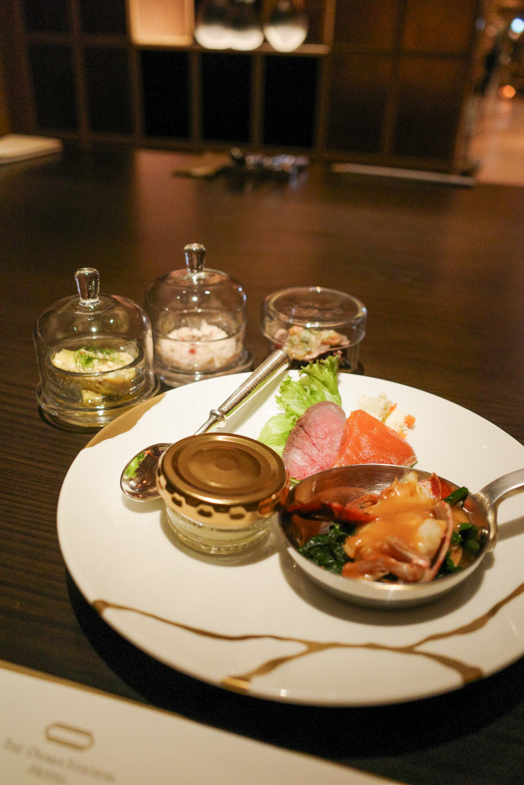 大阪ステーションホテル　SPECIALTY SALON　イブニングカクテル　とってきた食べ物