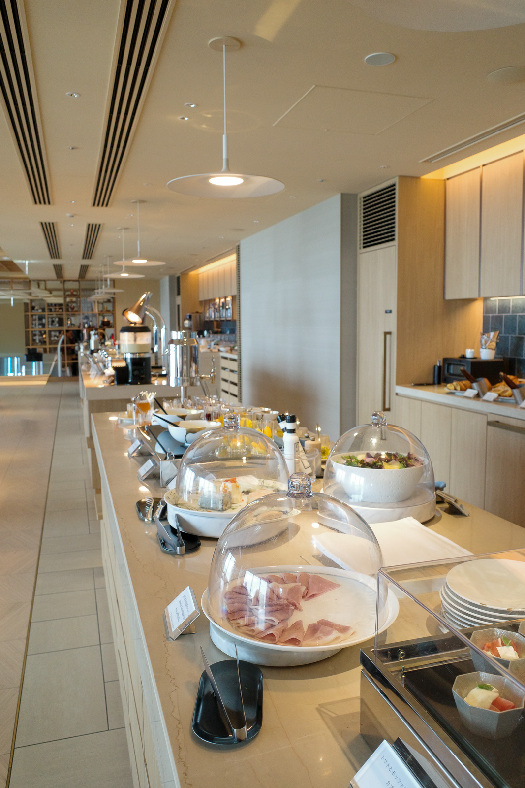 大阪ステーションホテル　SPECIALTY SALON　朝食のビュッフェ台