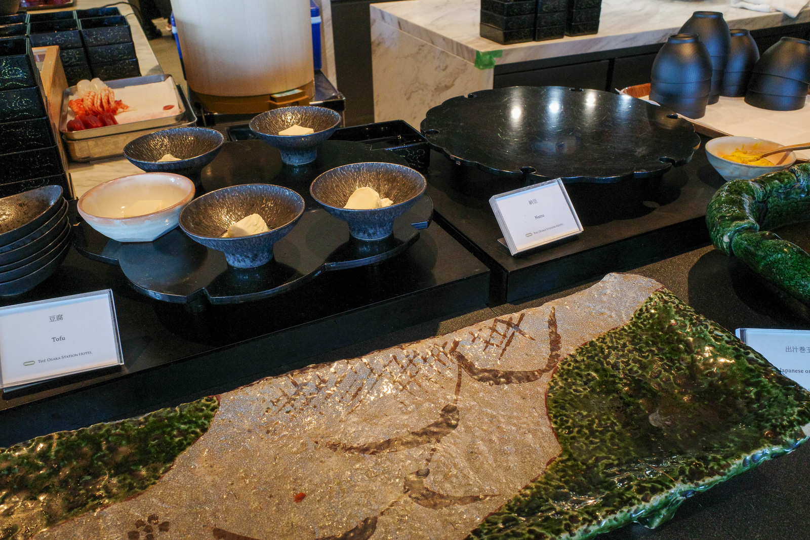 大阪ステーションホテル29階朝食会場　豆腐や納豆など