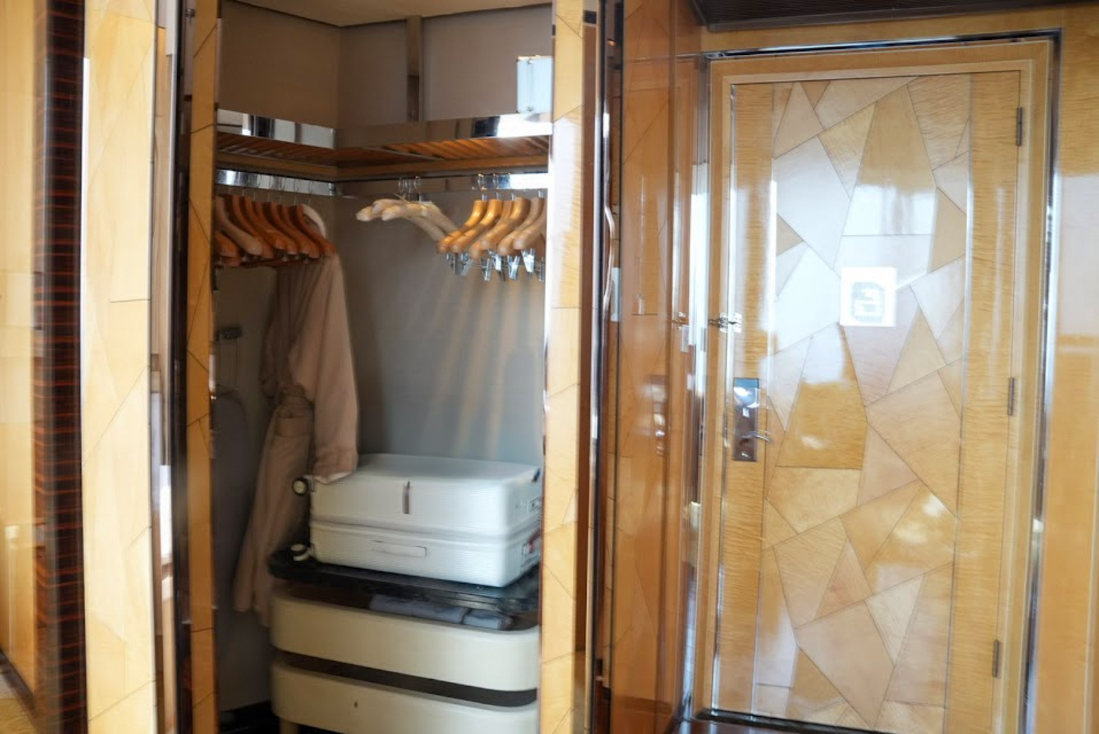 リッツカールトン上海浦東の部屋玄関