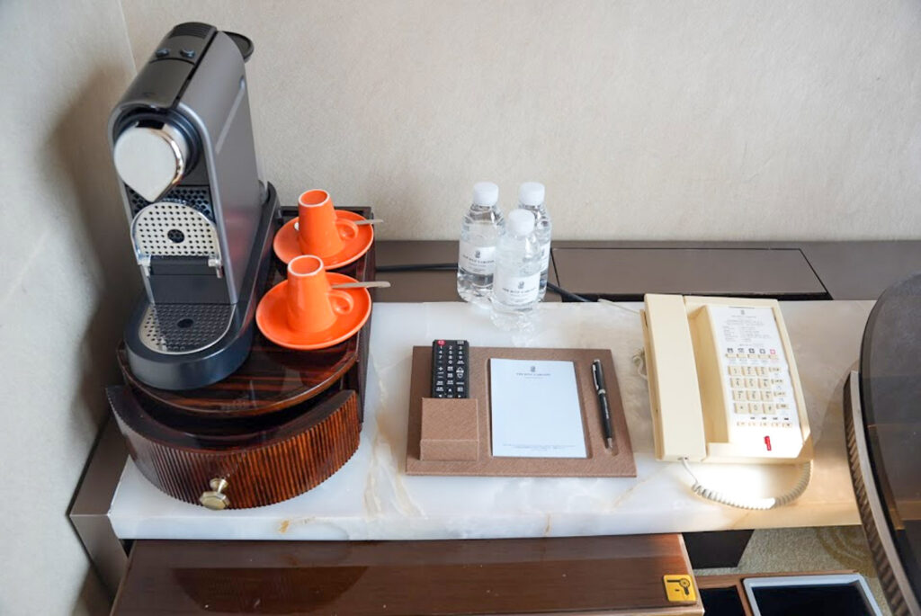 リッツカールトン上海浦東のメインルームにあるコーヒーメーカー