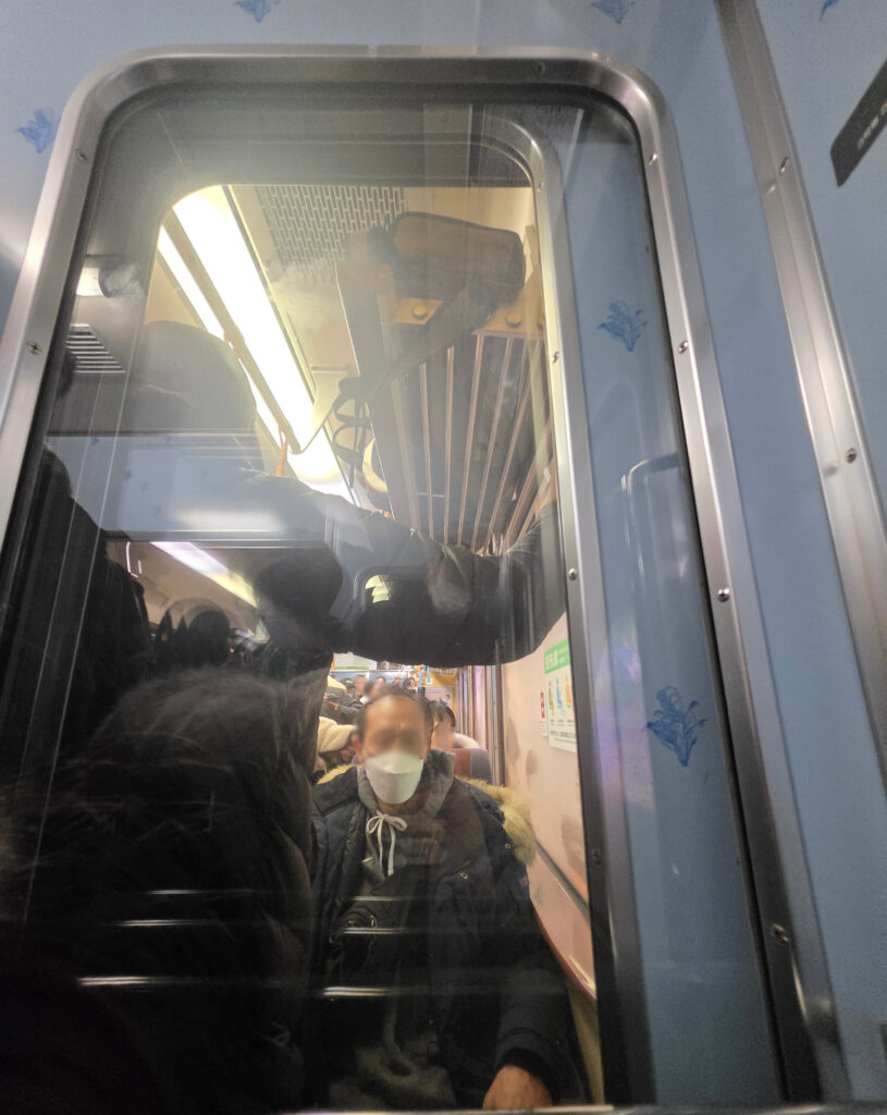 新千歳空港を出る列車の中