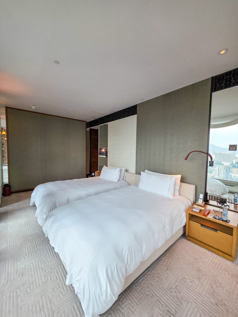 Rosewood Hong Kongの客室ベッドルーム