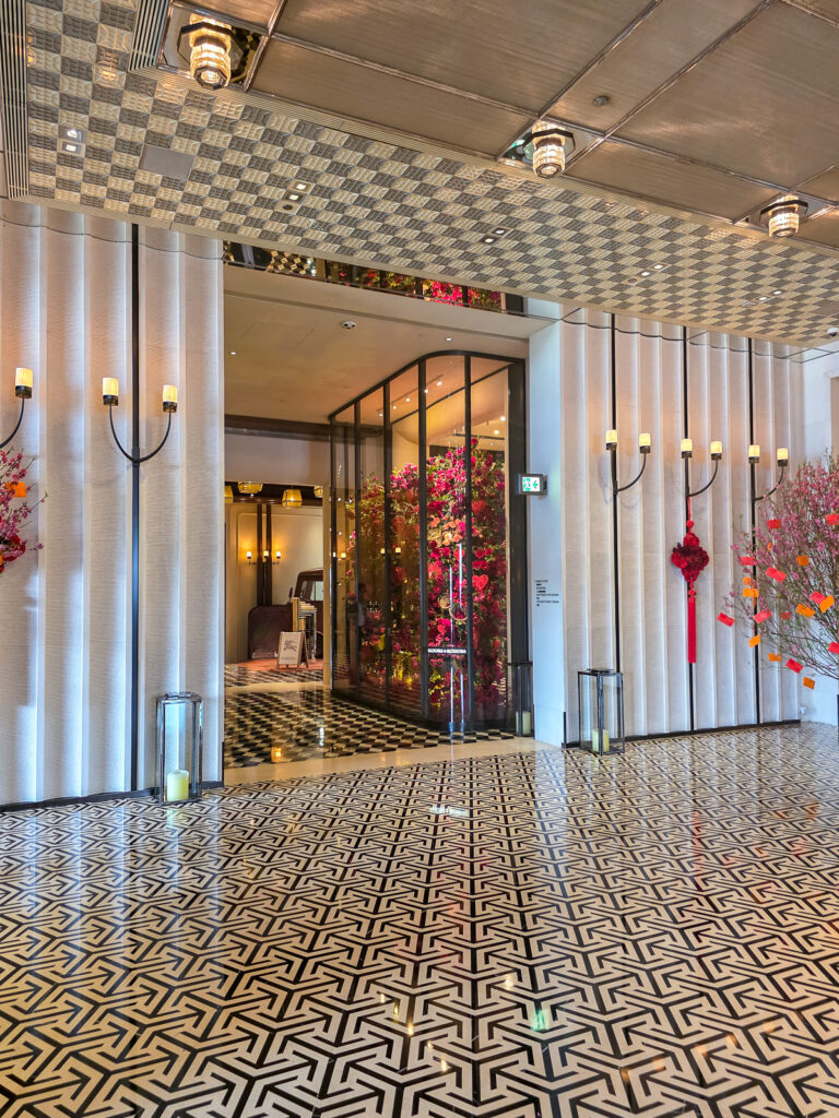 Rosewood Hong Kong香港のロビー左側