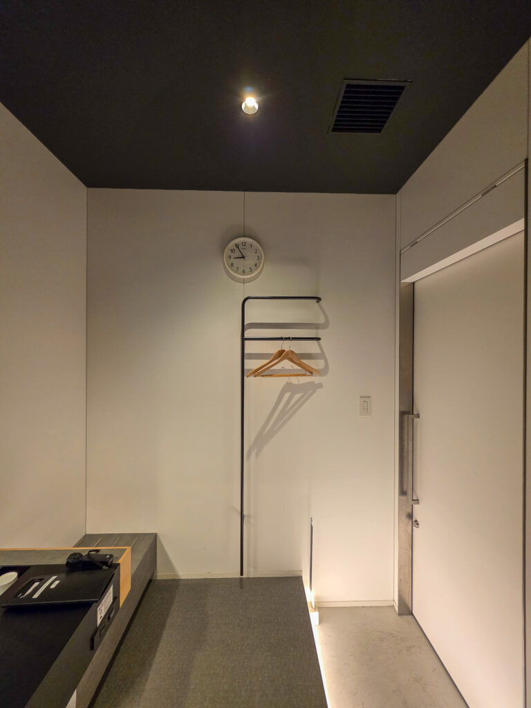 POWER LOUNGE PREMIUMのシャワー室入口
