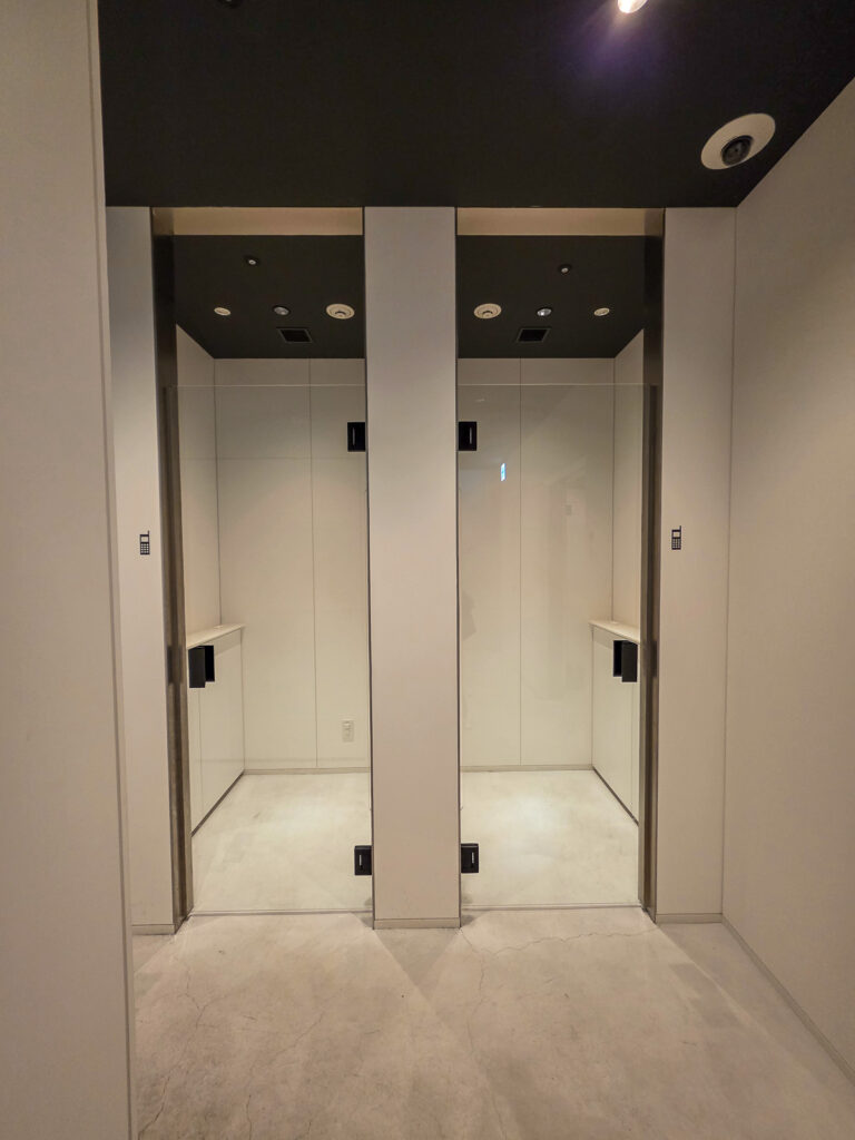 POWER LOUNGE PREMIUMの電話ブース