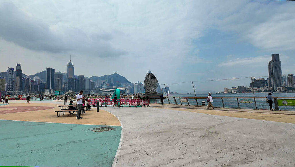 ビクトリア港の絶景ウォーク