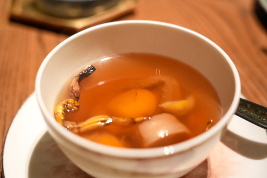Rosewood Hong KongのThe Legacy House（彤福軒）のスープ