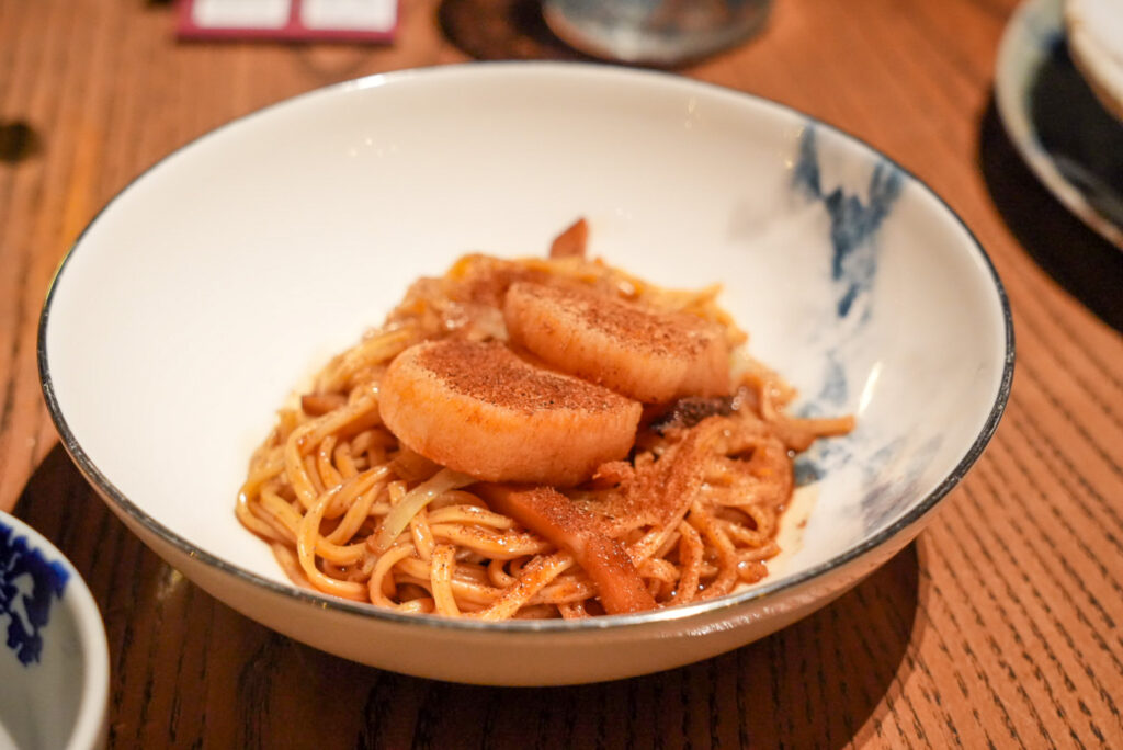 Rosewood Hong KongのThe Legacy House（彤福軒）の伊府麺