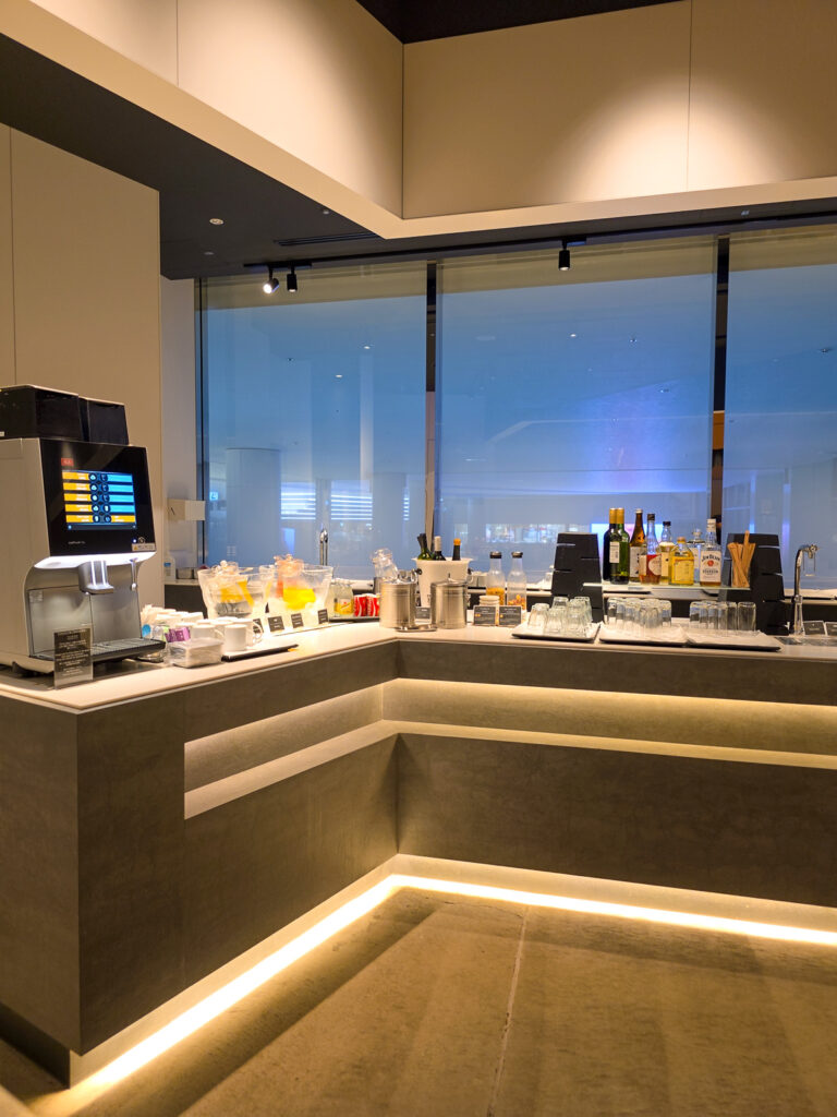 POWER LOUNGE PREMIUMのダイニングエリア