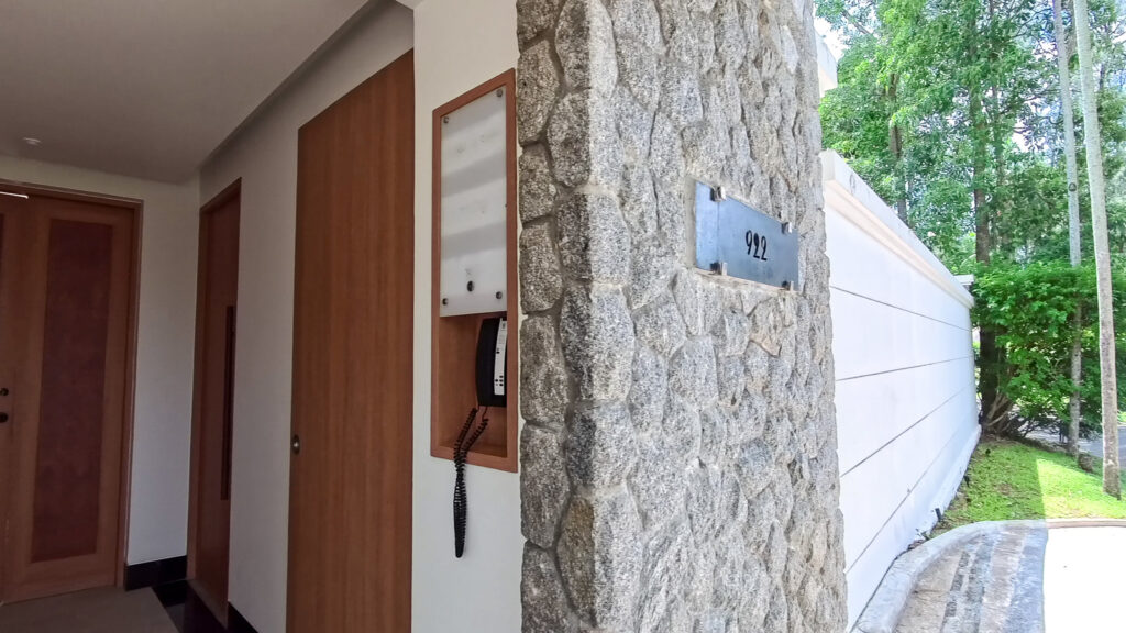 バンヤンツリープーケットの玄関部屋番号