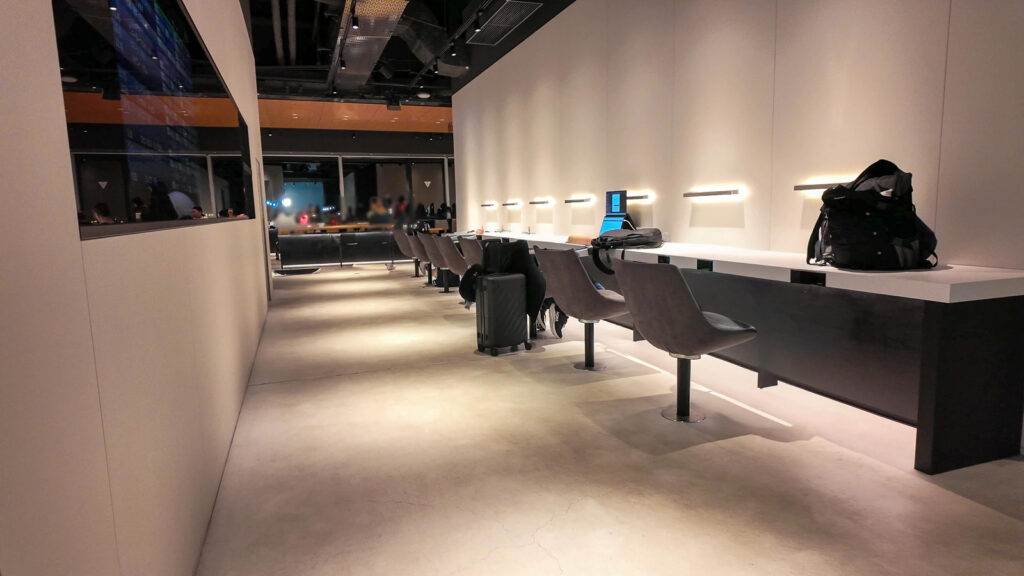 POWER LOUNGE PREMIUMの入り口側の席
