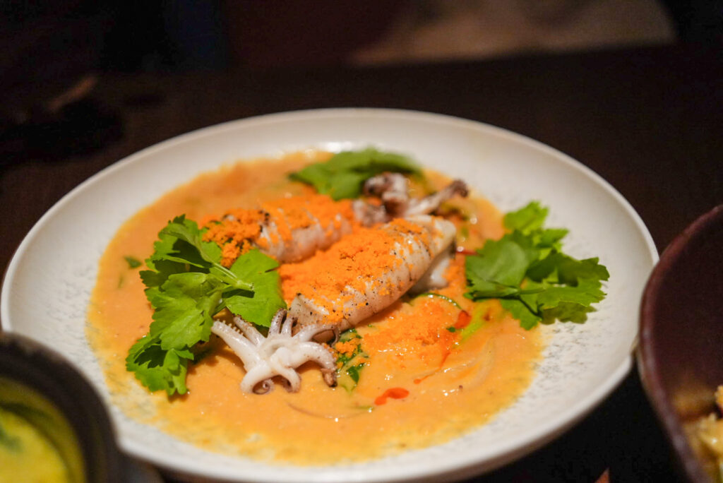 バンヤンツリープーケットSaffronのPla Muek Phad Kai Kem