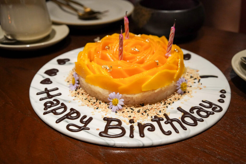 バンヤンツリープーケットSaffronのMango Sticky Rice Cake