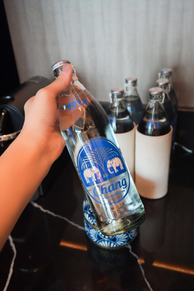 リッツカールトンバンコクの客室にあったお水