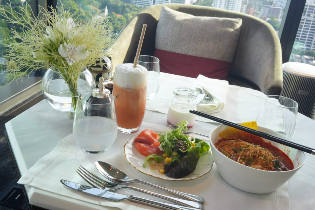 リッツカールトンバンコクのクラブラウンジダイニングエリア(朝食)