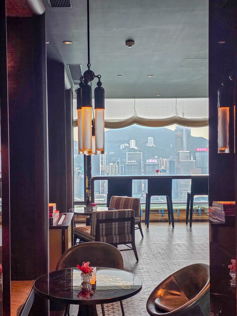Rosewood Hong Kong Manor Clubの奥から見た海側の景色