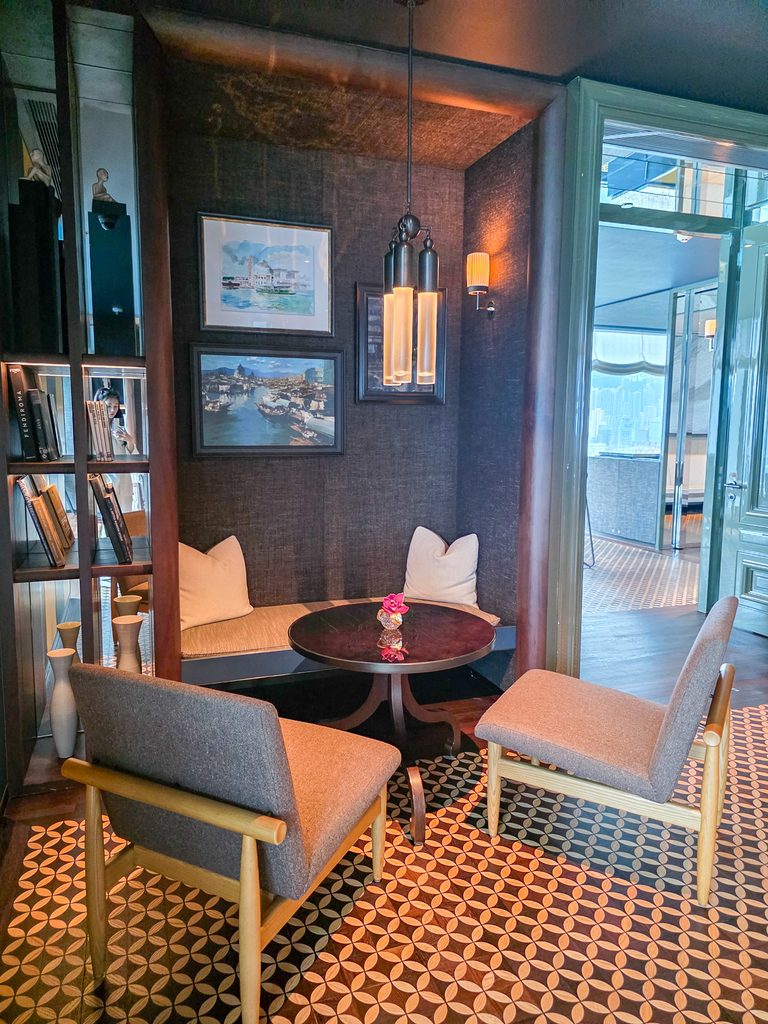 Rosewood Hong Kong Manor Clubの談話室一角