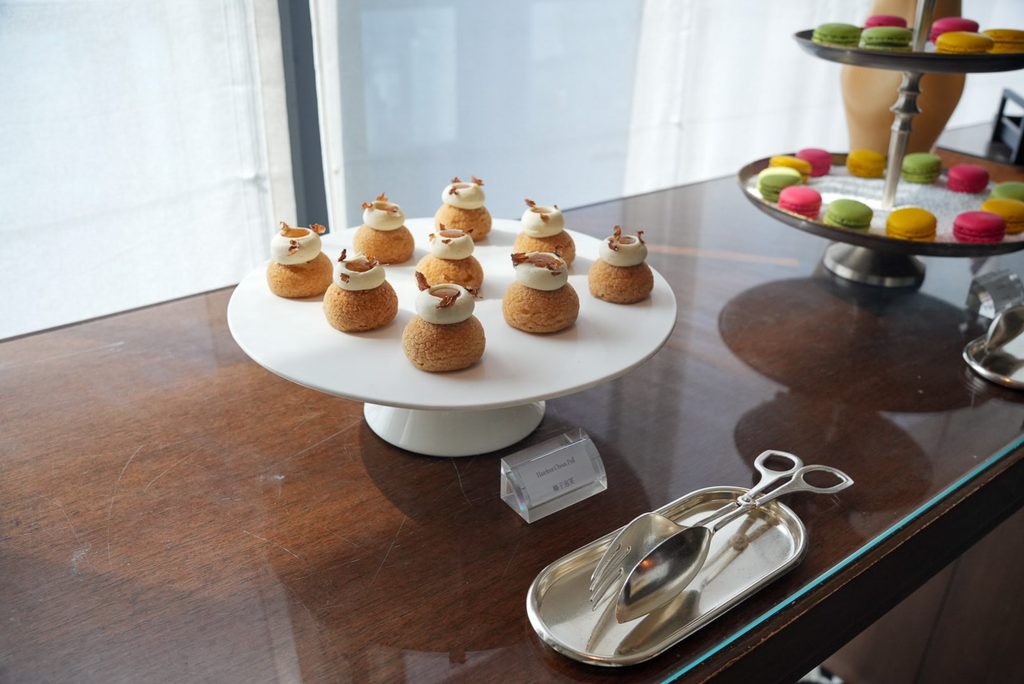 Rosewood Hong KongのManor Clubのアフタヌーンティーのクッキーシュー