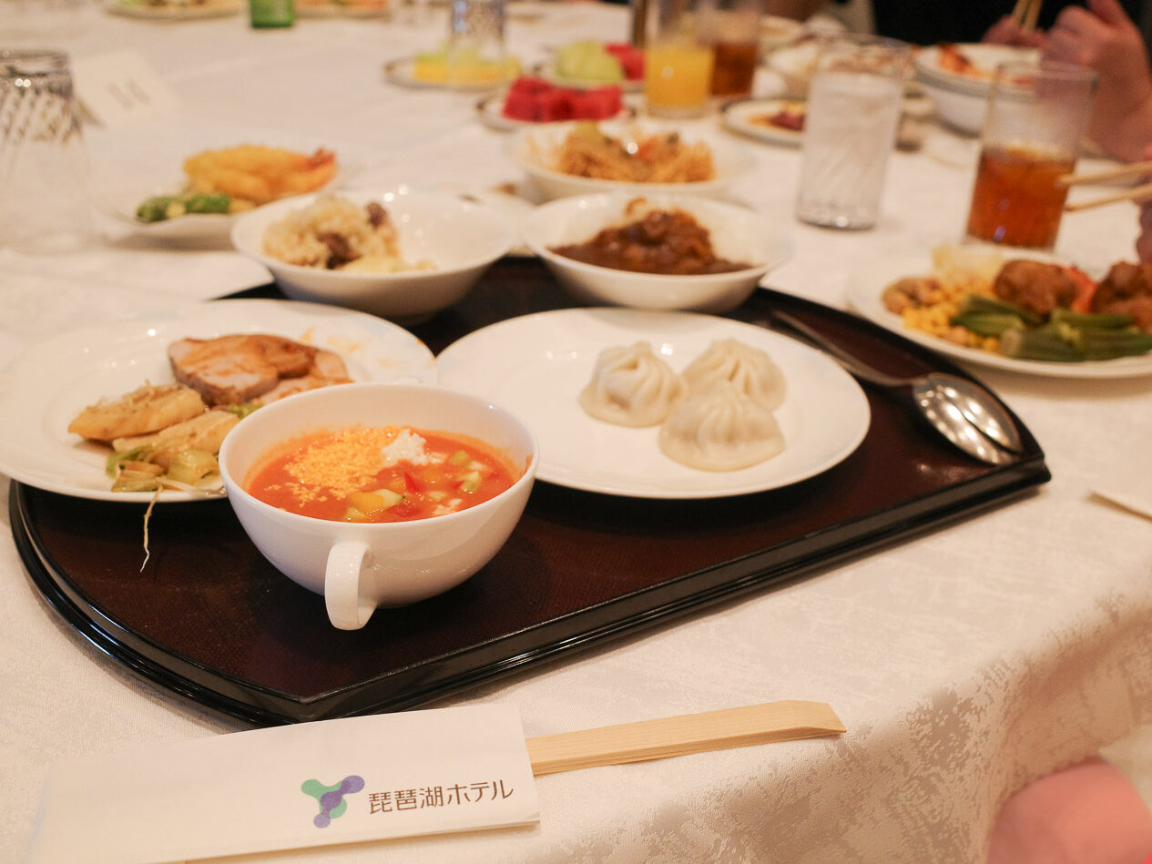 琵琶湖ホテル夕食会場「瑠璃」ビュッフェ