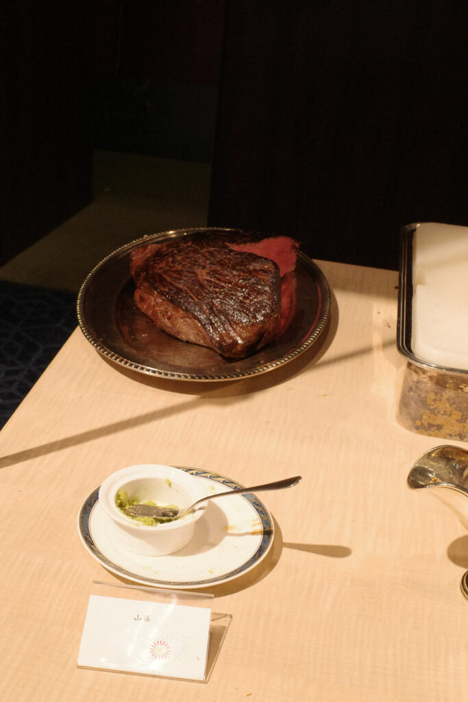 琵琶湖ホテル夕食会場「瑠璃」ビュッフェ