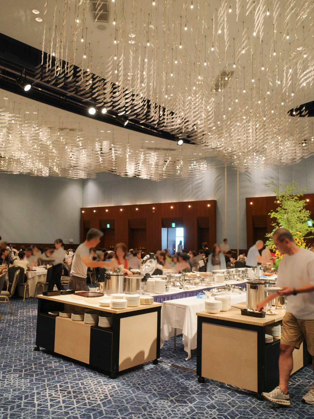 琵琶湖ホテル夕食会場「瑠璃」