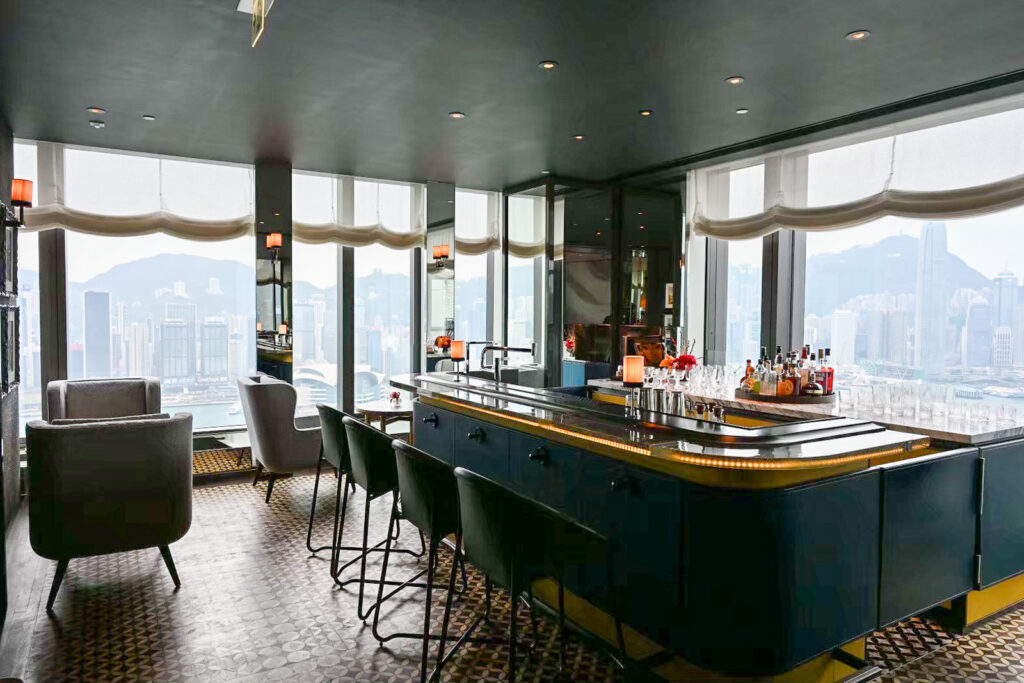 Rosewood Hong KongのManor Clubにあるバーカウンター