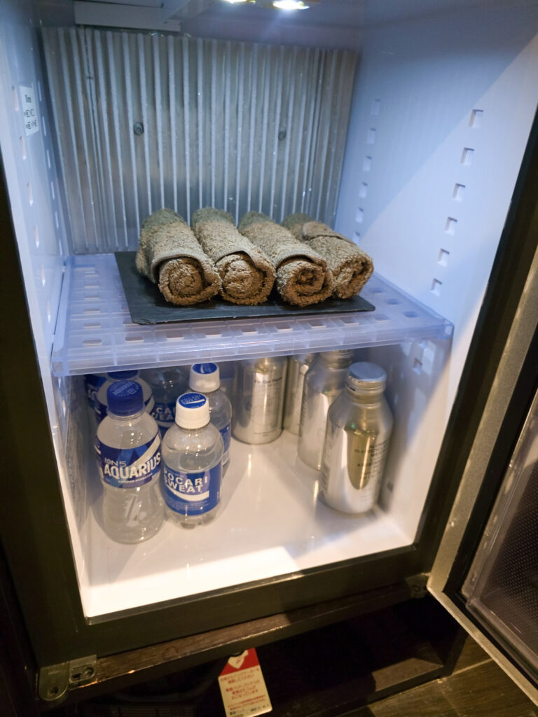 リッツカールトン京都フィットネスセンター更衣室内の水やポカリスエット