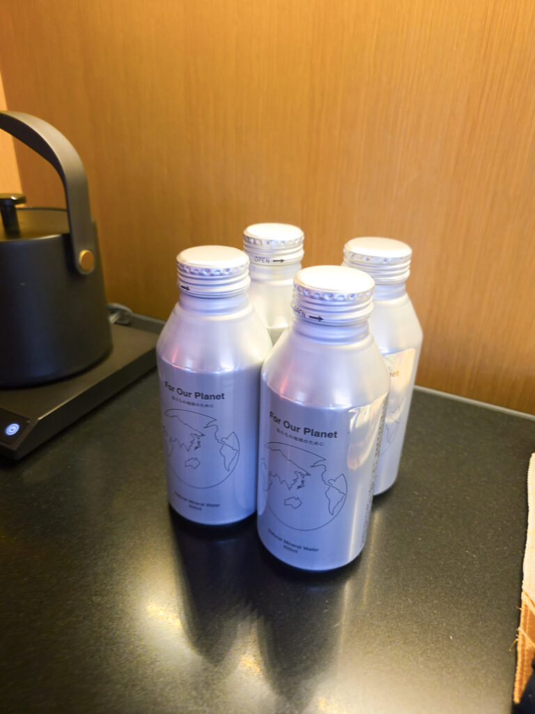 リッツカールトン京都KAMOGAWAエグゼクティブスイートミニバーのお水